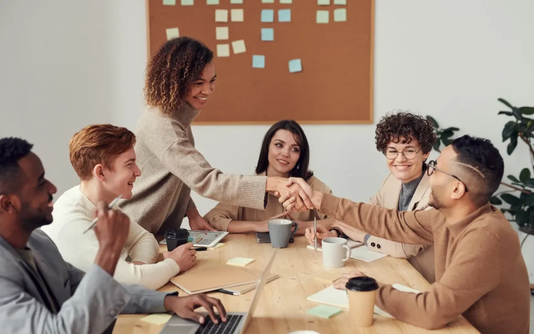 Comment les artistes peuvent utiliser Midjourney via Discord pour trouver des opportunités de collaboration